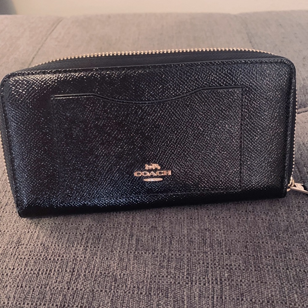 NWT coach wallet. Shiny leather